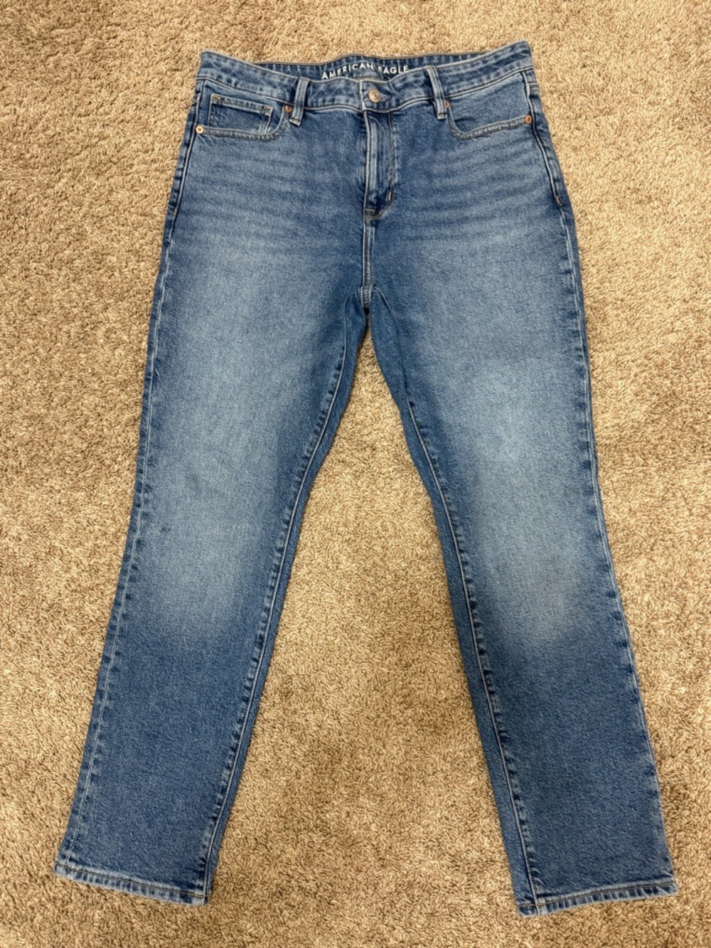 American Eagle Outfitters Women's Straight Jeans in Medium Blue Wash